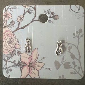 🐱 NWT! Sterling Silver Tiny Cat Stud Earrings